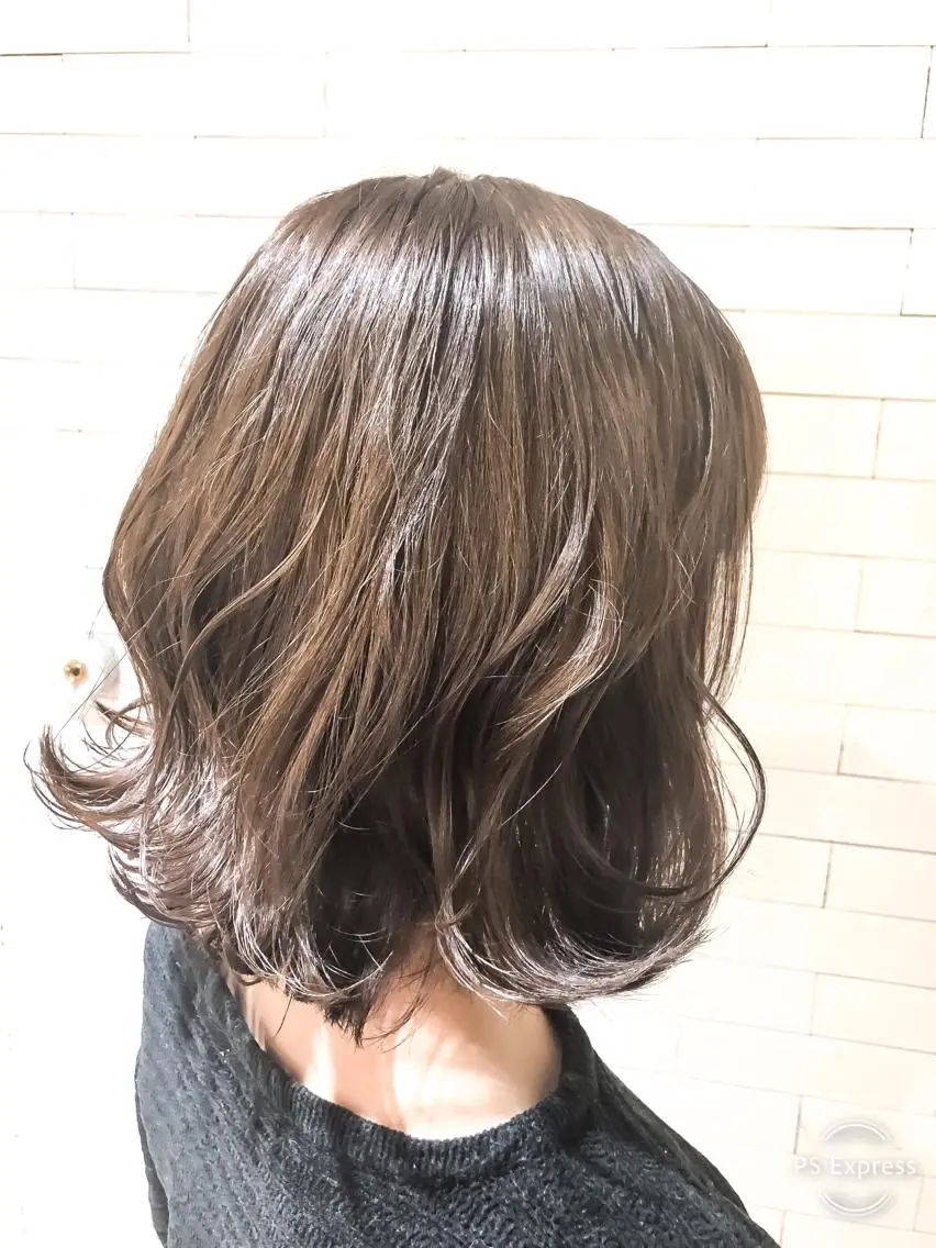 ミディアム カラー ヘアアレンジ グレージュ ハイライトカラー ハイライト ヘアカラー レイヤー×ヘッドスパ *保田遥*のヘアスタイル