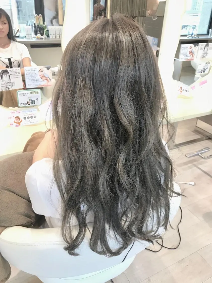 ロング カラー グレージュ ヘアカラー トリートメント Miru by INCE HAIRのヘアスタイル