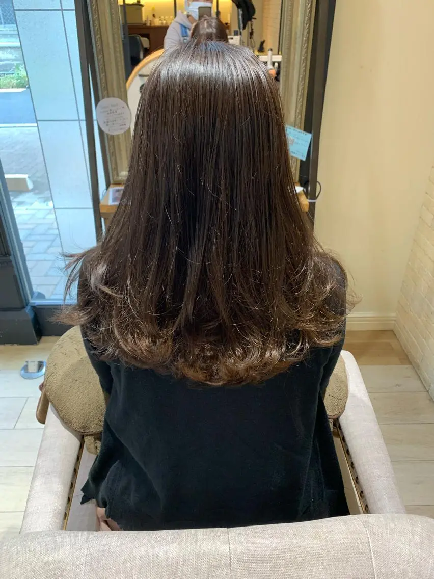 セミロング カラー グレージュ カット ヘアカラー トリートメント 艶髪レイヤー上田 紗也🇰🇷💗のヘアスタイル