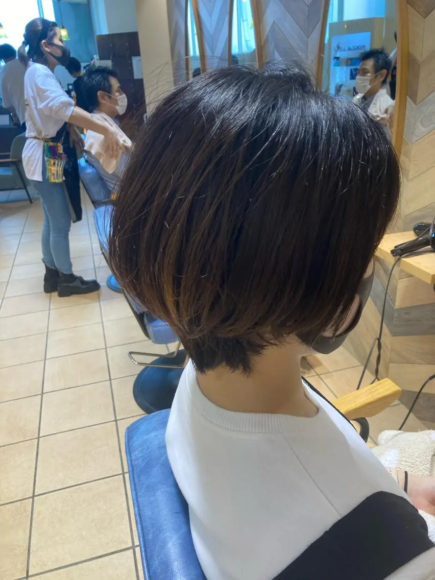 ショート カラー 奥谷 美代子のヘアスタイル