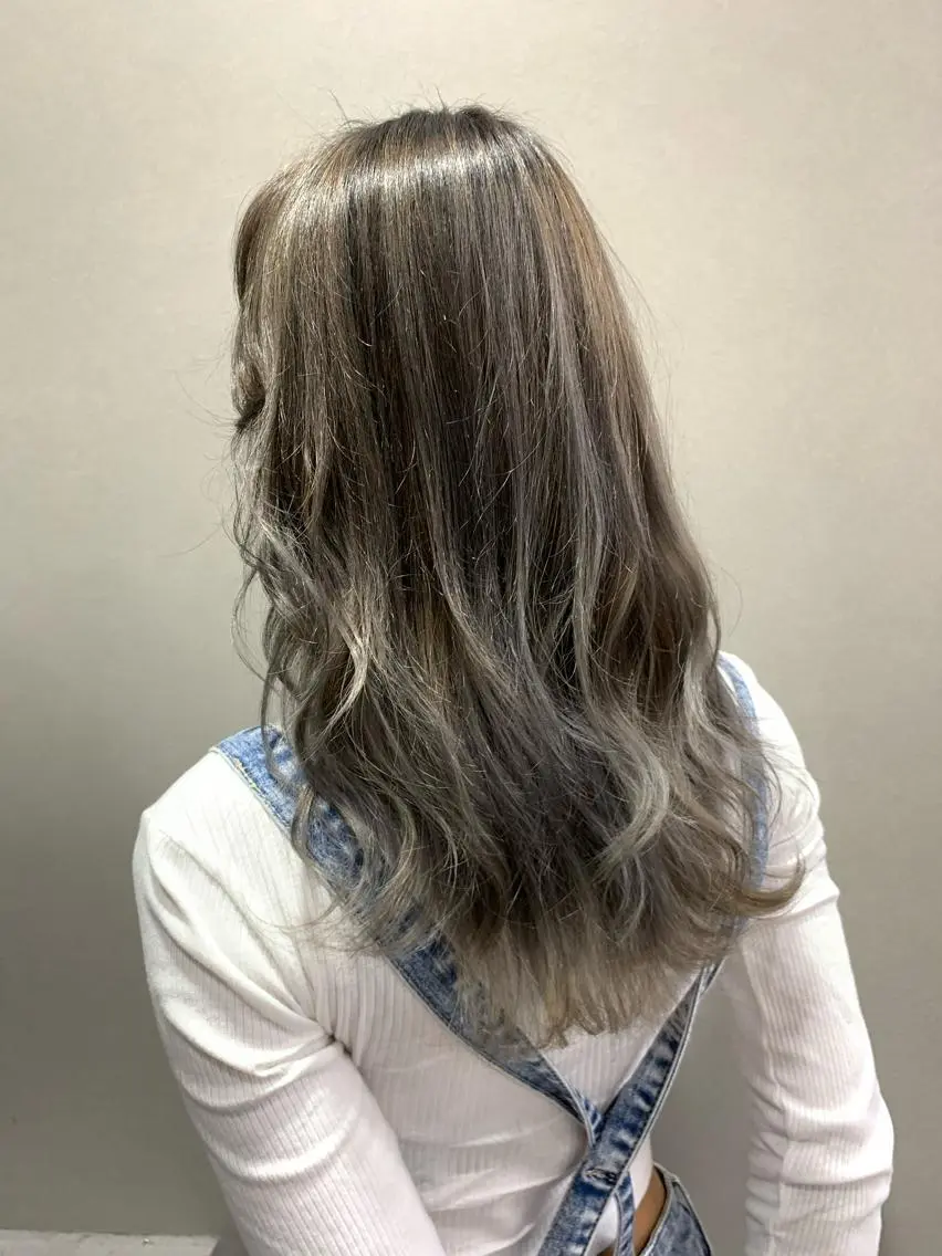 ロング レイヤーカット 浦野 剛志のヘアスタイル
