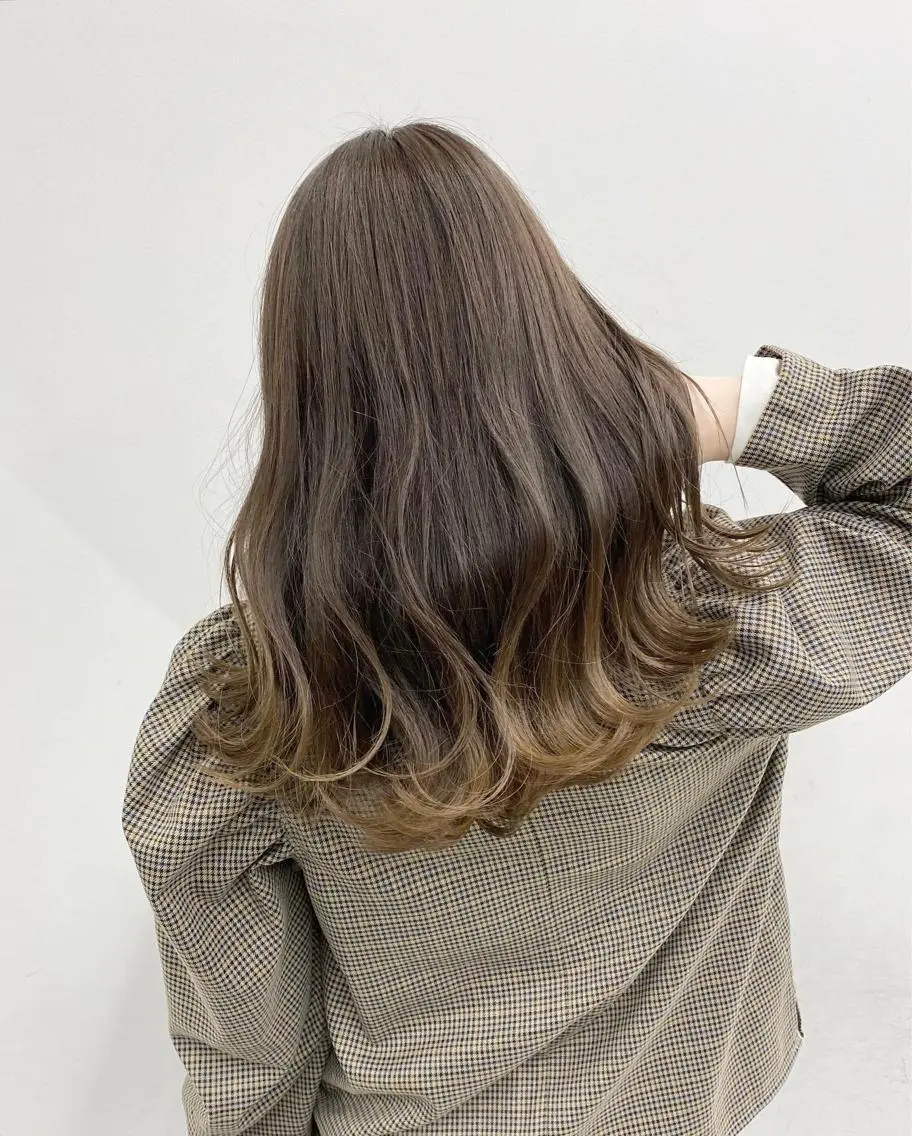 セミロング カラー パーマ ヘアアレンジ 【公式】amble luxe池袋東口🩷のヘアスタイル