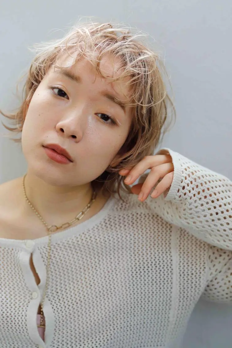 ショート カラー パーマ アディクシーカラー ベージュカラー ケアカラー 透明感カラー イヤリングカラー カット ヘアカラー トリートメント ヘアケア特化型サロン newi 京橋のヘアスタイル