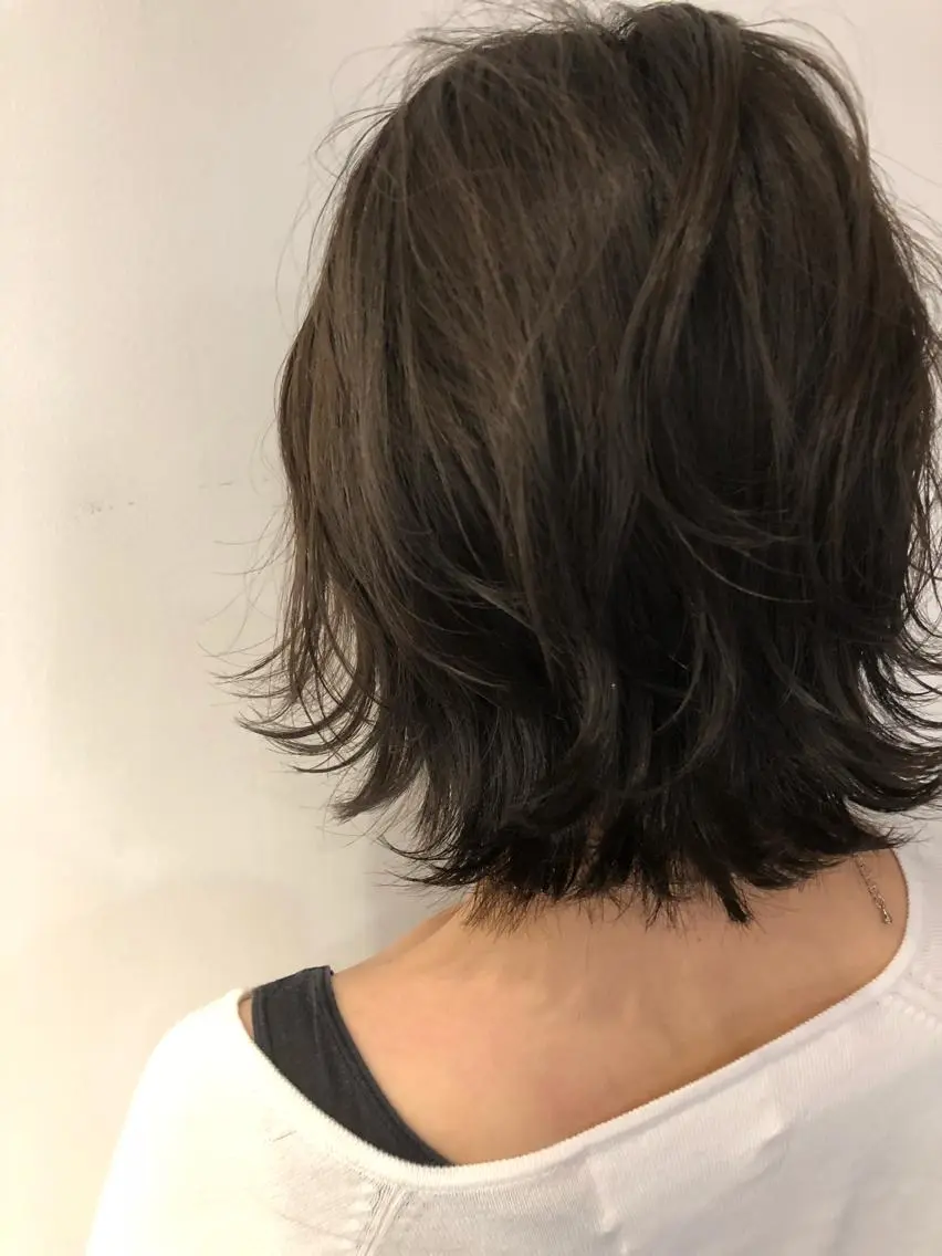 ショート カラー ボブ 外ハネヘア 【白髪ぼかし】 矢内　夏輝のヘアスタイル