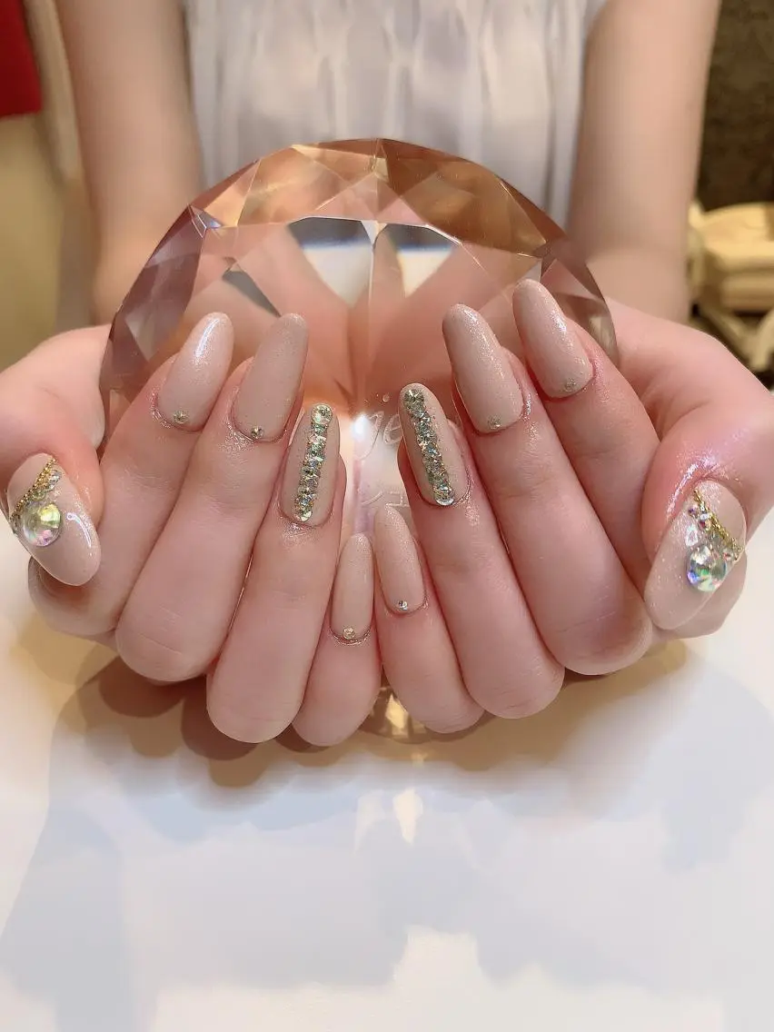 ネイル ストーンネイル ハンドネイル フットネイル Adite nailのネイルデザイン