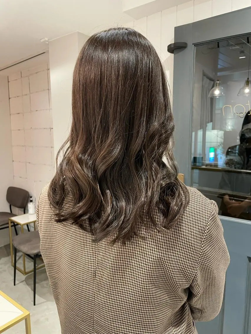 ミディアム カラー オレンジ レイヤー♡ 石川優奈のヘアスタイル