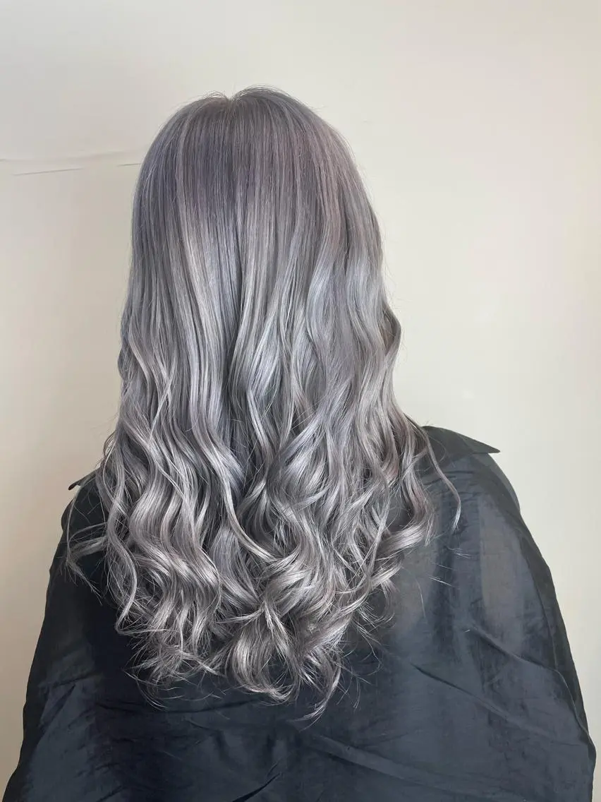 セミロング カラー シールエクステ セミロングパーマ バレイヤージュ ブリーチ ケアブリーチ カット ヘアカラー WEST OLAND加藤圭介のヘアスタイル