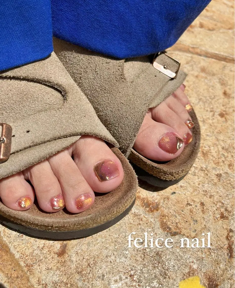 ネイル フットネイル ジェルネイル マグネットネイル ニュアンスネイル パラジェル felice nailのネイルデザイン