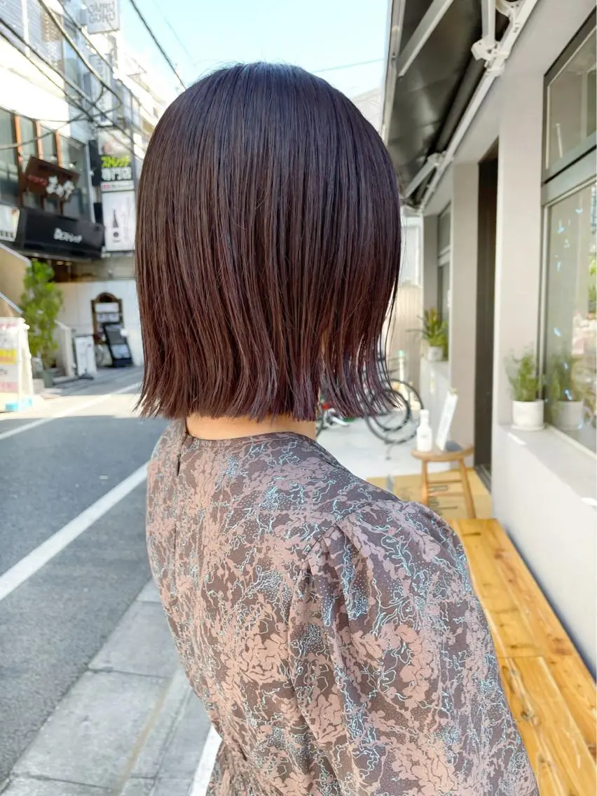 ショート カラー 切りっぱなしボブ ブラウンカラー パープルカラー パープルブラウン ボブ HIROKI ” ボブのヘアスタイル