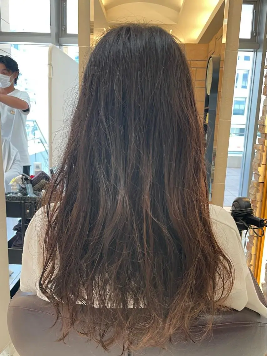 セミロング カット 新籾 尚哉のヘアスタイル