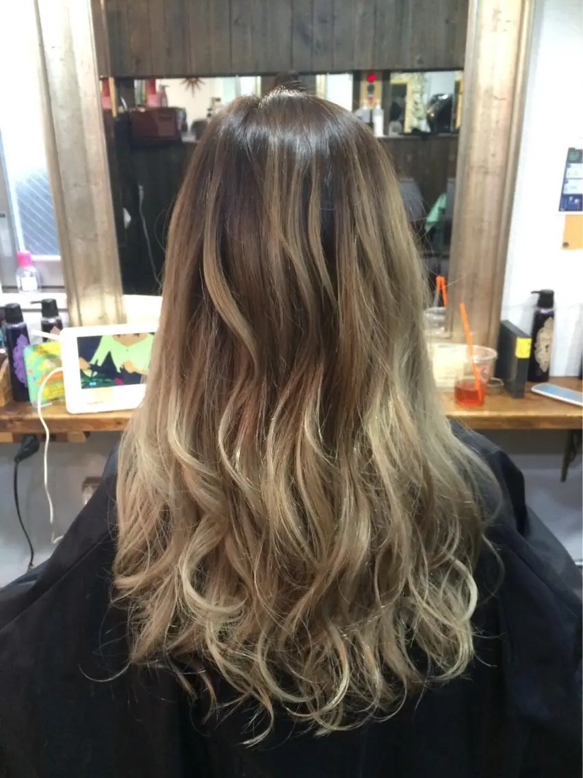 セミロング ロング カラー アッシュ ブロンド グラデーションカラー 外国人風カラー 🧡ショートの達人 🧡SHOのヘアスタイル