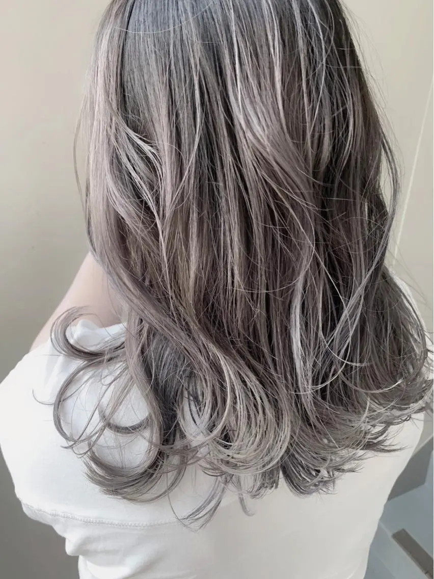 セミロング カラー 吉田 淳則のヘアスタイル
