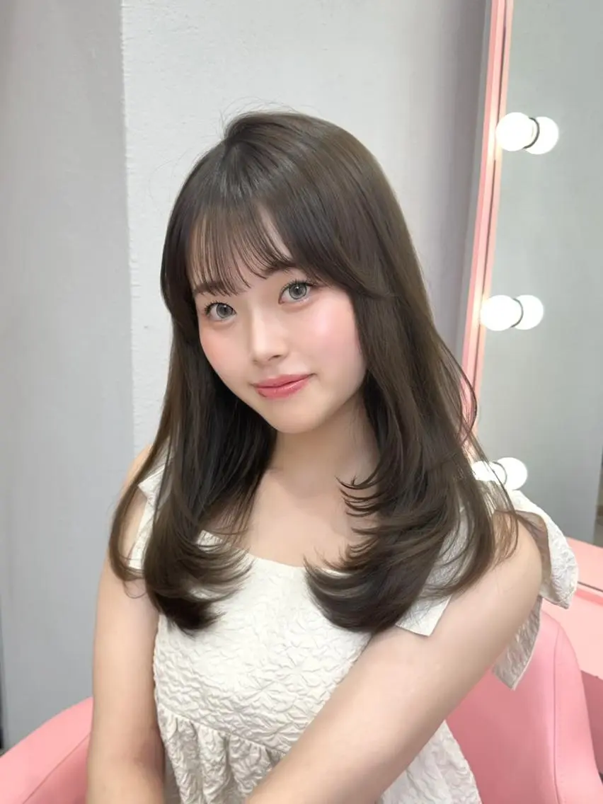 セミロング カラー ベージュカラー ブリーチ ブラウンカラー 透明感カラー ダブルカラー カット ヘアカラー 渋谷/韓国ヘア/ 顔まわり♡Ayakaのヘアスタイル