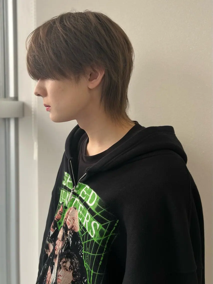 ショート ウルフカット 韓国ヘア レイヤーカットのヘアスタイル