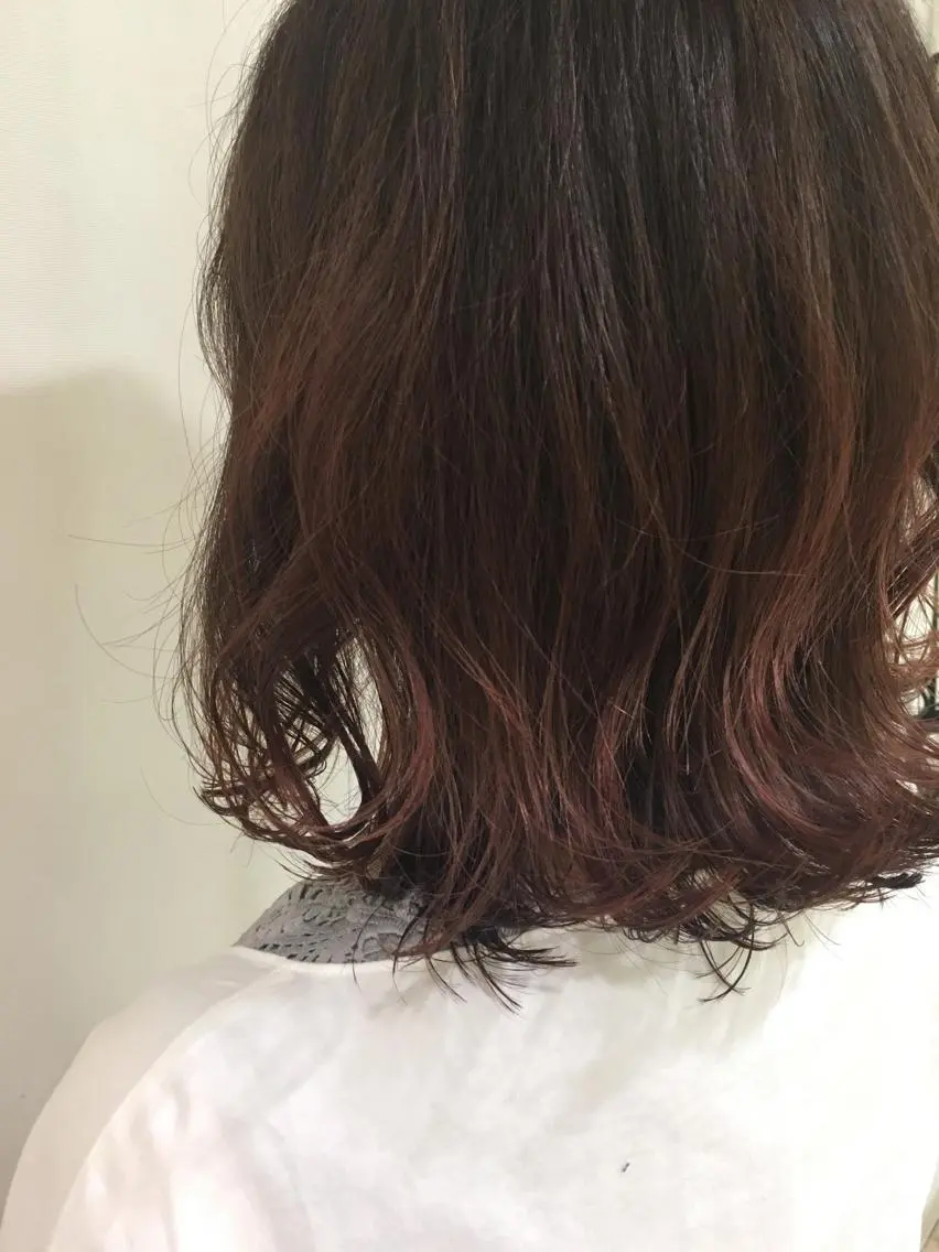 ミディアム カラー パーマ ボブ 外ハネヘア きむえり/髪質改善 /うねり広がり改善のヘアスタイル