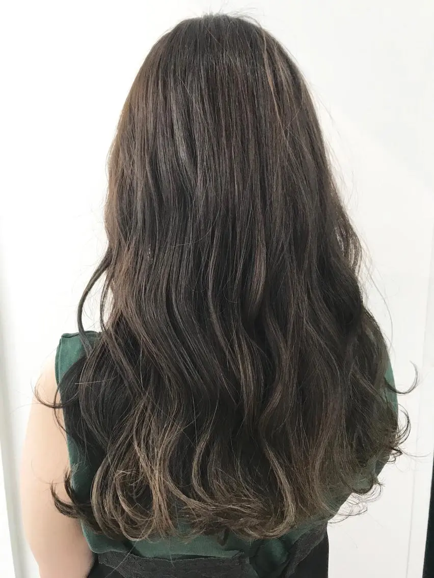 ロング カラー いけだ ひかり ハイライトくびれヘアのヘアスタイル