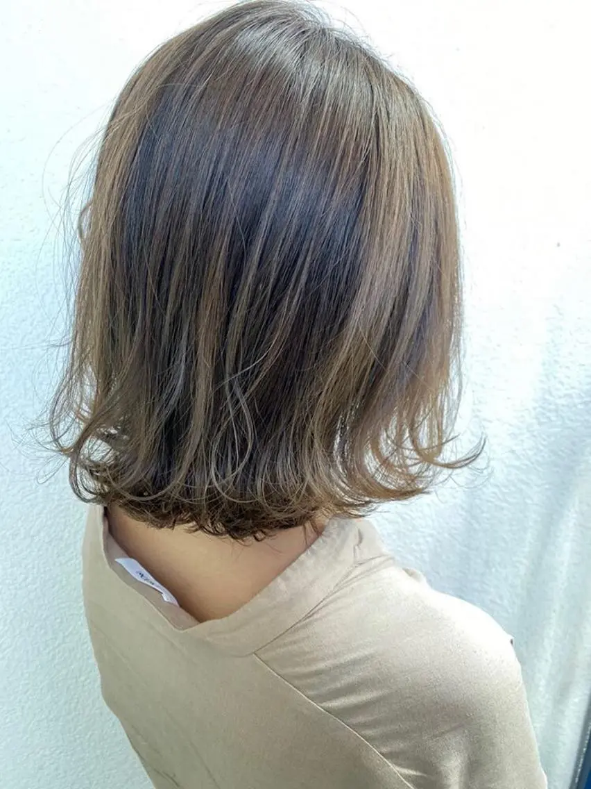 ミディアム 外国人風カラー 似合わせカット 夜23時まで予約🉑 reverieあきらのヘアスタイル