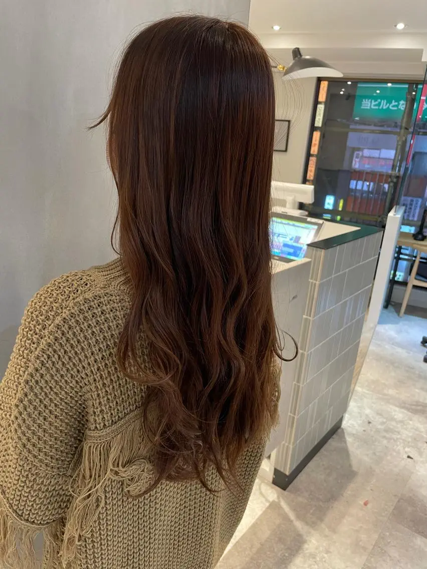 ロング ピンクブラウン 複雑履歴に対応ブリー チ無しダブルカラーのヘアスタイル