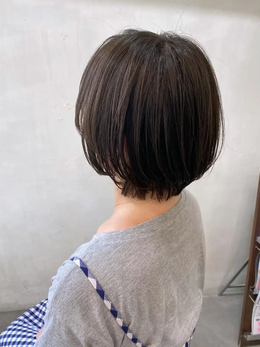 ショート カラー カット 進 詩織のヘアスタイル