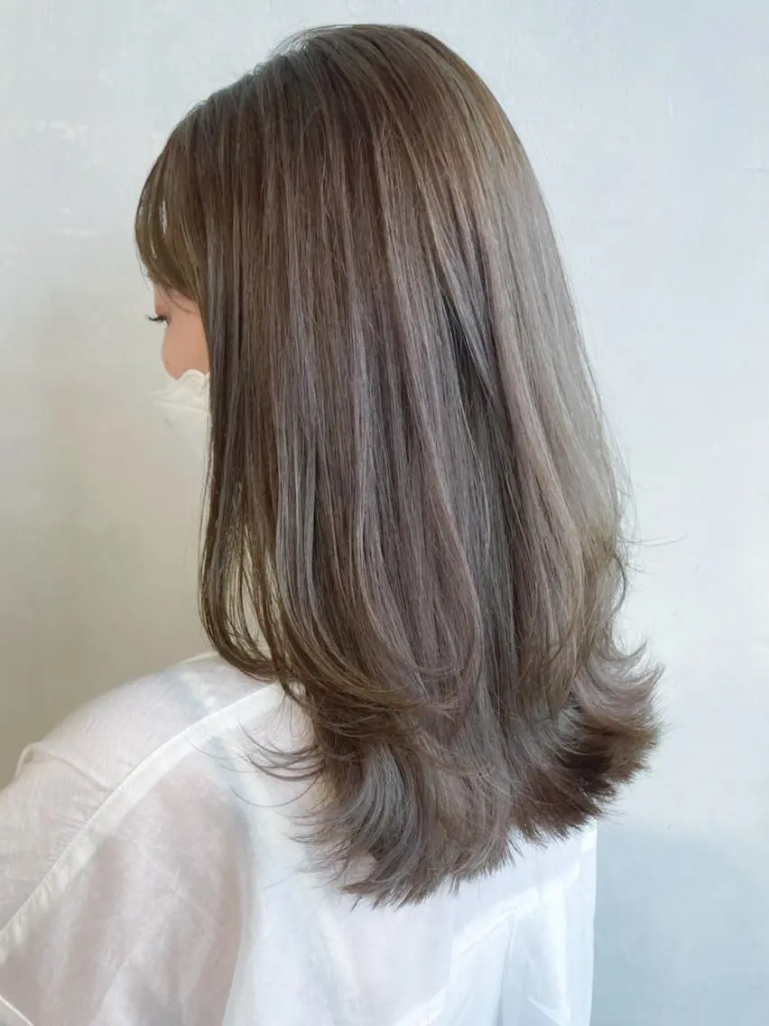 ミディアム カラー パーマ ヘアアレンジ ベージュカラー ハイライトカラー オリーブベージュ ハイライト ITbyALBUM 浦和店のヘアスタイル