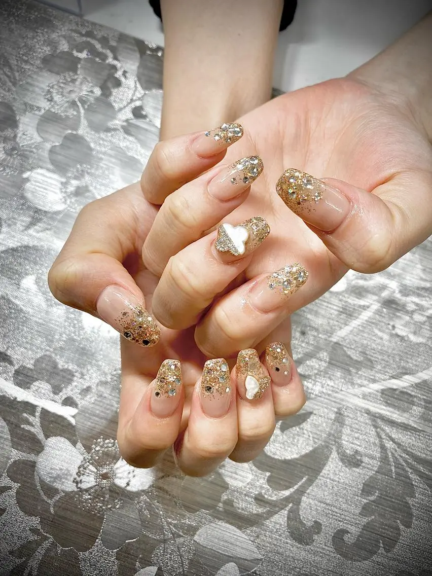 ネイル ハンドネイル I-nailロング /ワンホン/キラキラのネイルデザイン