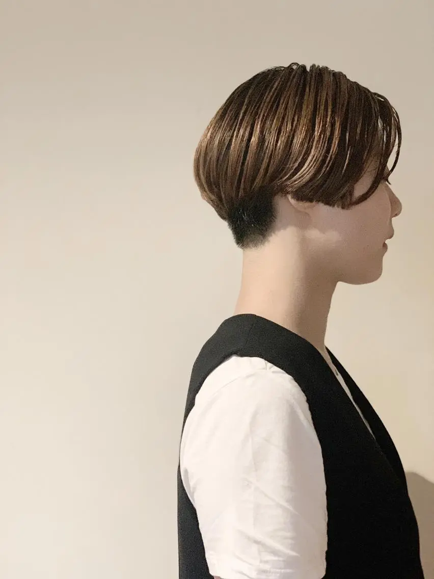 ショート カラー ヘアカラー ヤノ ナオミのヘアスタイル