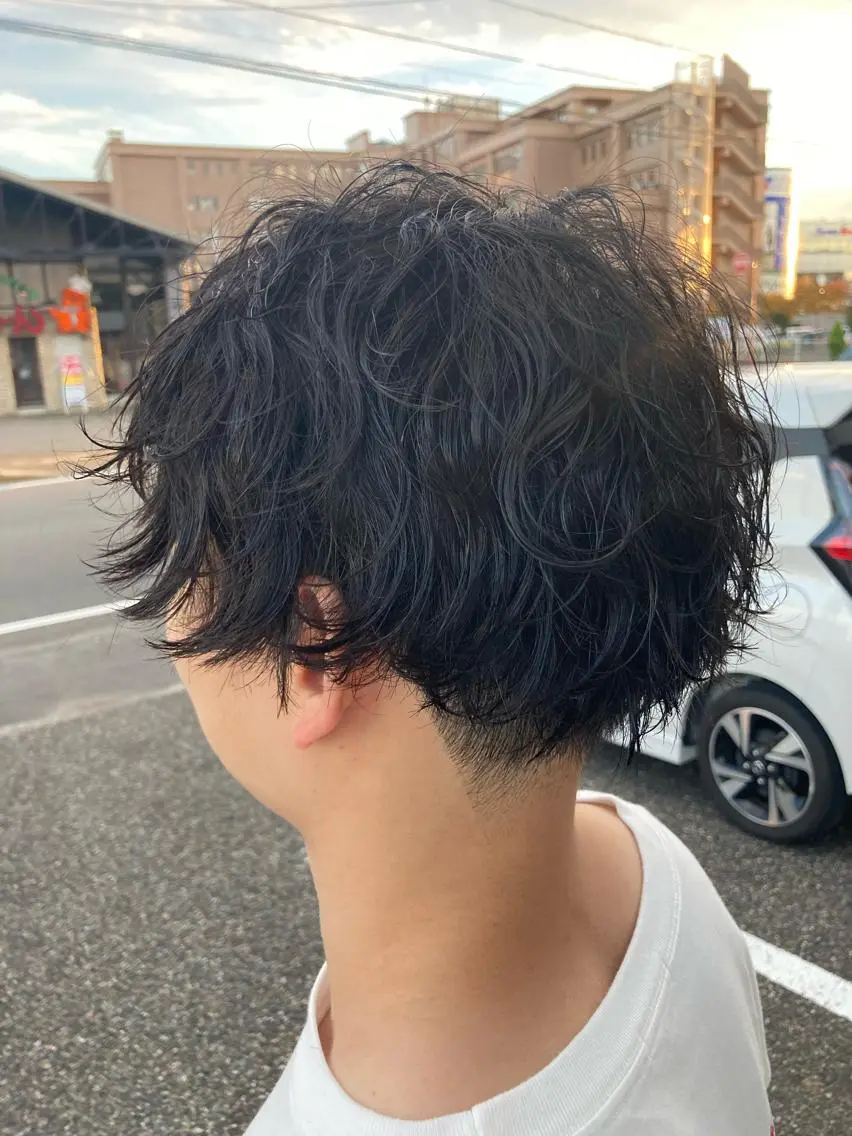 パーマ メンズ メンズパーマ 波巻きパーマ パーマが得意な【最高 悠斗】のヘアスタイル