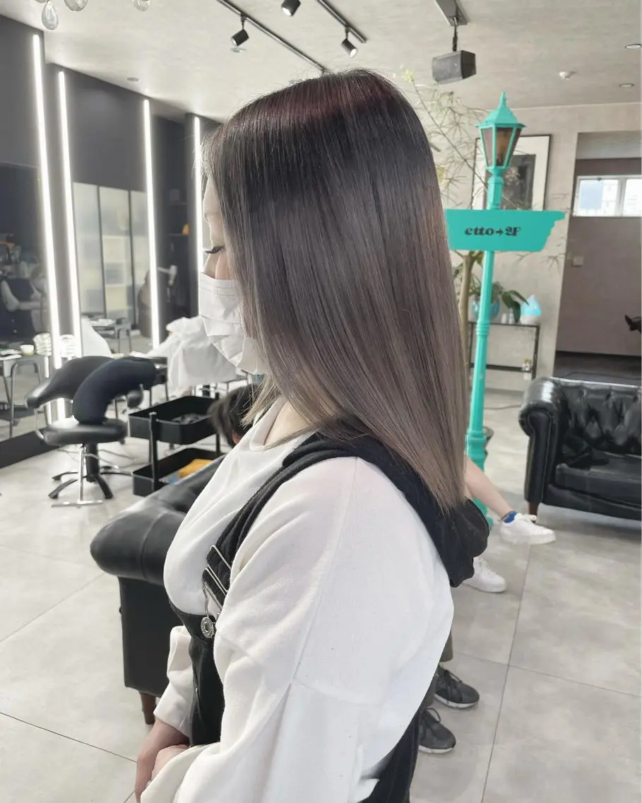 セミロング カラー パーマ ヘアアレンジ グラデーションカラー カット ヘアカラー 袴田 伊代のヘアスタイル