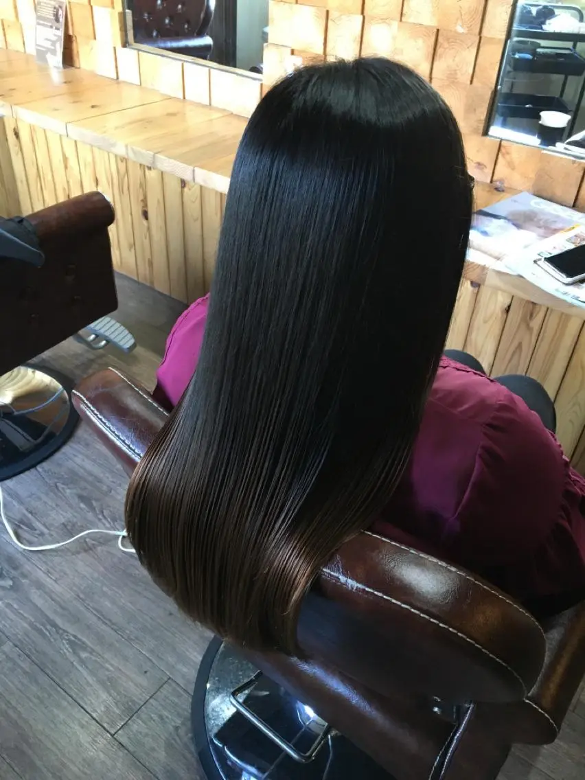ロング カット ヘアカラー 縮毛矯正 ルーキス やまざきのヘアスタイル