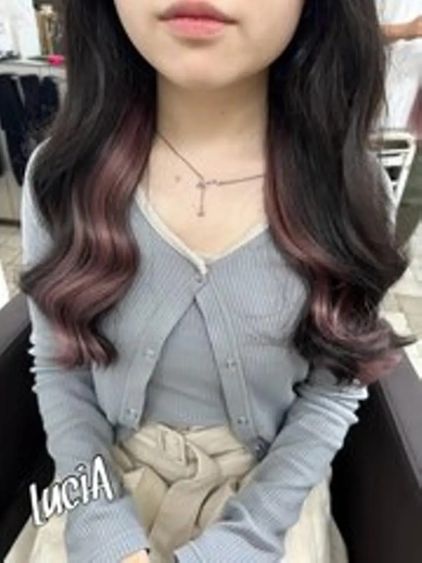 カラー ロング ヘアアレンジ シールエクステ 黒髪 ブリーチ デザインカラー ダブルカラー LuciAエクステ カラーNANAのヘアスタイル