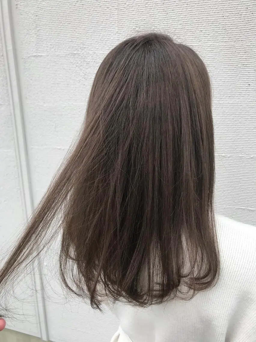 ロング 中川 茜里のヘアスタイル