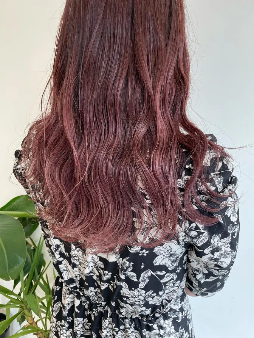 ロング カラー イルミナカラー ピンクカラー ヘアカラー トリートメント Rina のヘアスタイル