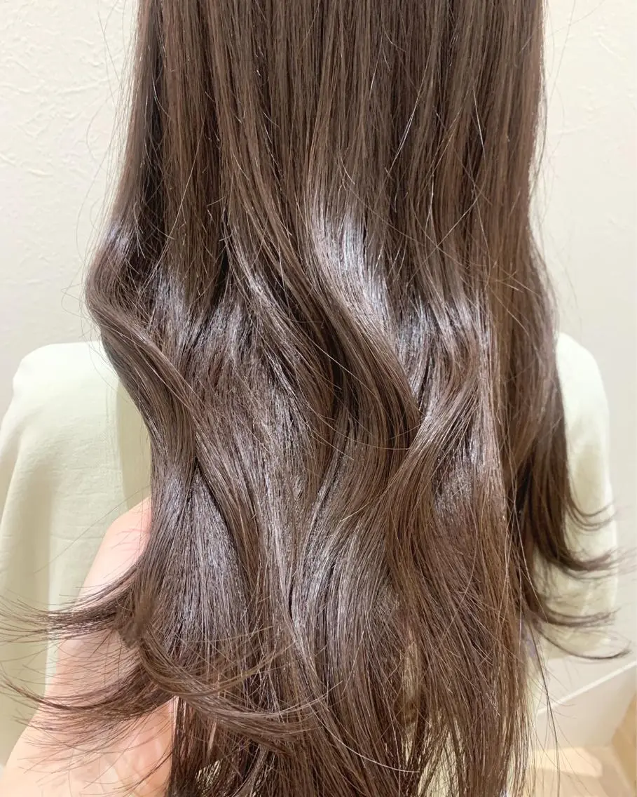 ロング カラー グレージュ hubhair レイヤー/透明感のヘアスタイル