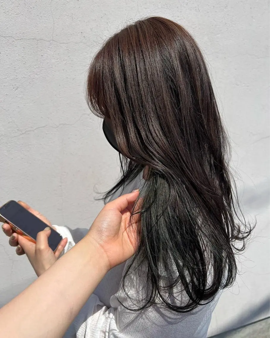 ロング カラー 宮地 亜美のヘアスタイル