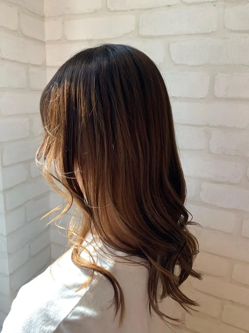 ロング 秋葉 万柚子のヘアスタイル