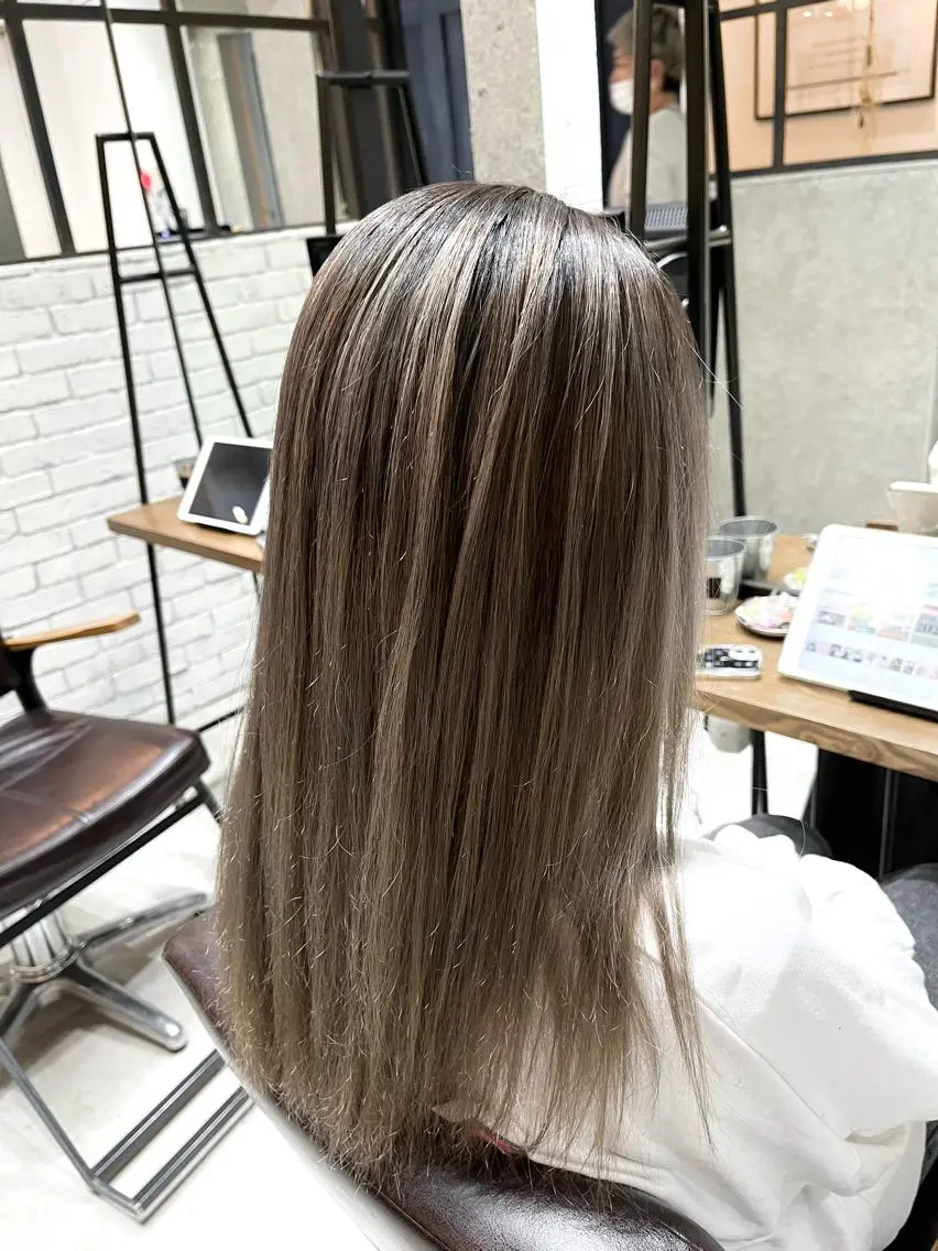 ロング レイヤーカット ヘアカラー トリートメント 🌈外国風ハイライト こうたろうのヘアスタイル