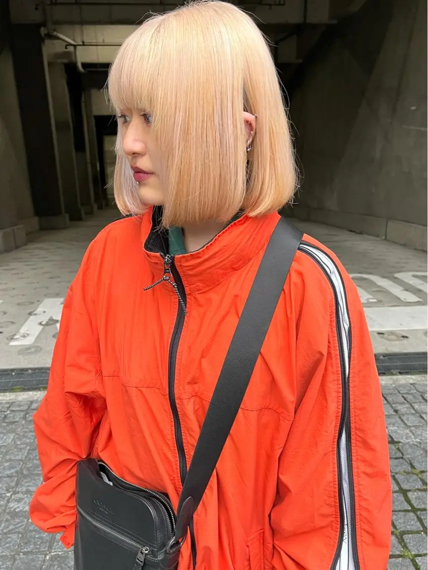 ミディアム カラー ブリーチ 抜きっぱなしブロンド カット ヘアカラー ﾊｲﾄｰﾝ/ｼｮｰﾄ 村上淳乃🐥のヘアスタイル