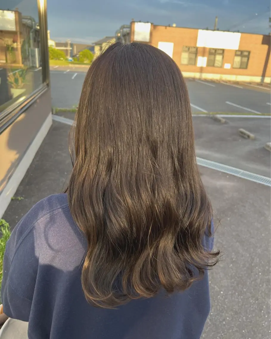 ロング カラー オリーブカラー 水川 七海のヘアスタイル
