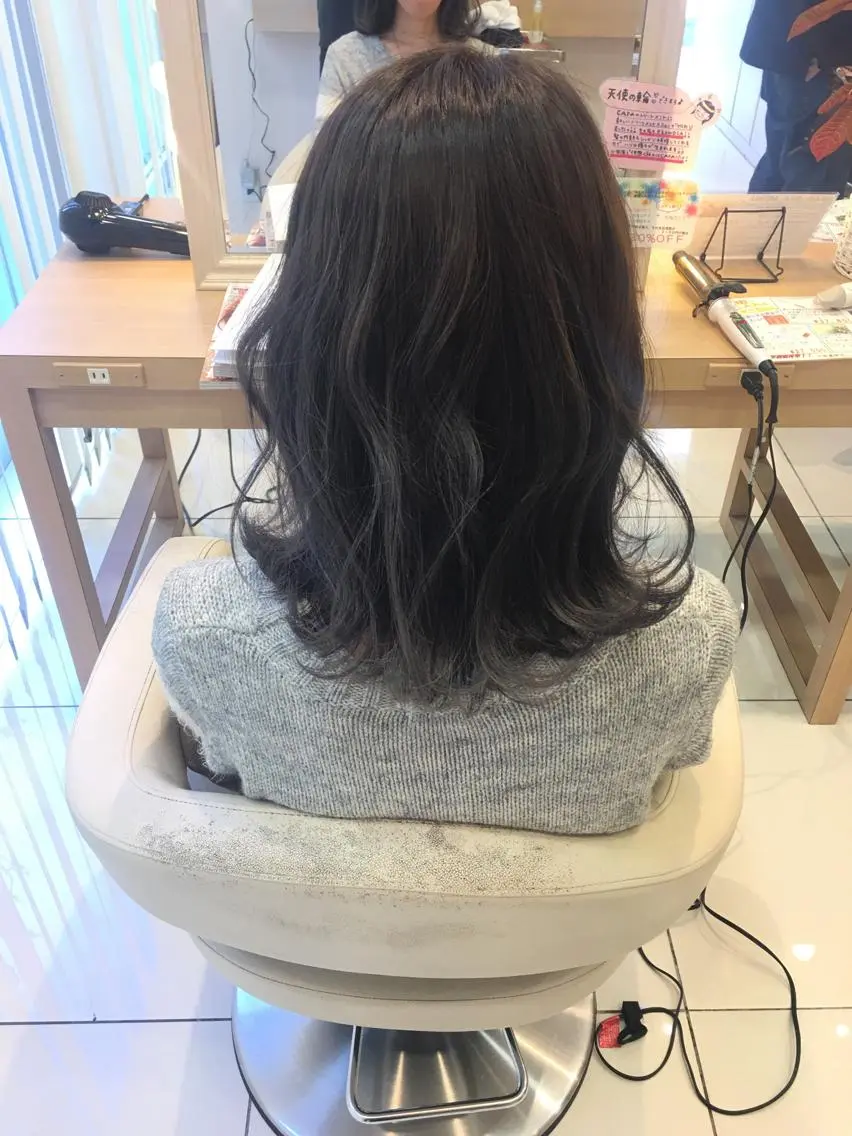 ミディアム カラー ハイライトカラー ラベンダーカラー ラベンダーグレー ハイライト 小田原NO1 美容師 飯田飛翔のヘアスタイル