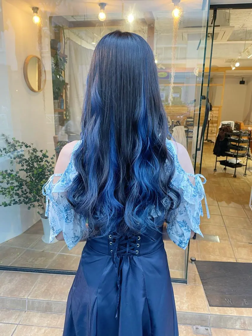 ロング カラー ブルーカラー ネイビーカラー ヘアカラー トリートメント ヘアアレンジ にいた かづしげのヘアスタイル