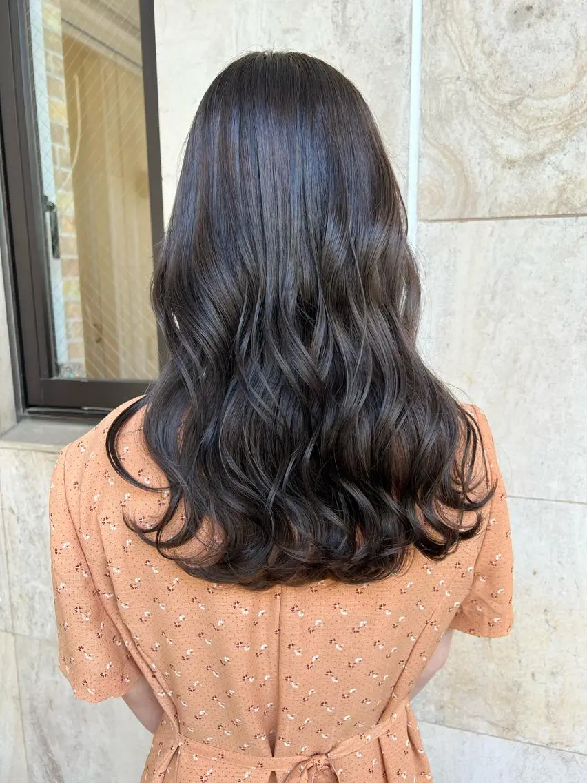 セミロング アッシュ カット ヘアカラー トリートメント 高橋 一矢のヘアスタイル