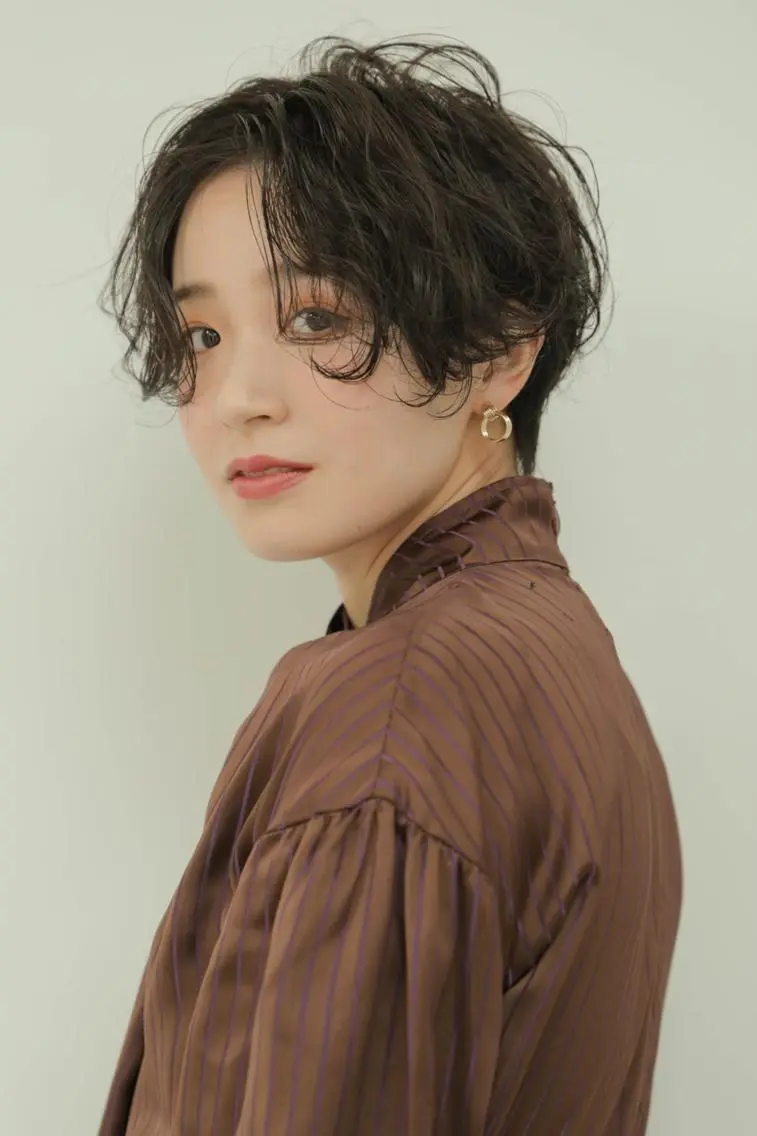 ミディアム 宮部 華怜のヘアスタイル