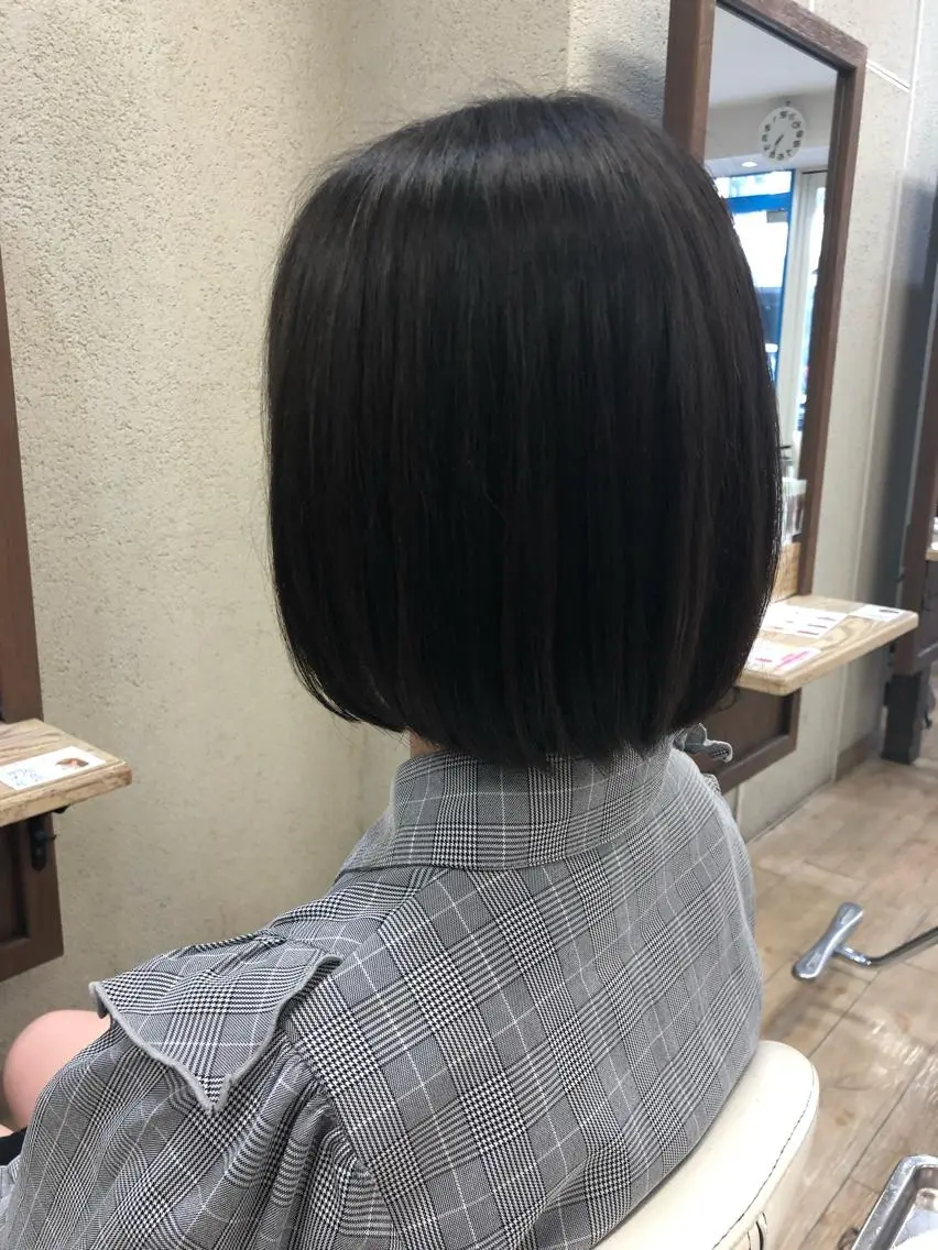 ショート ボブ カット ヘアカラー 阿部 美咲のヘアスタイル
