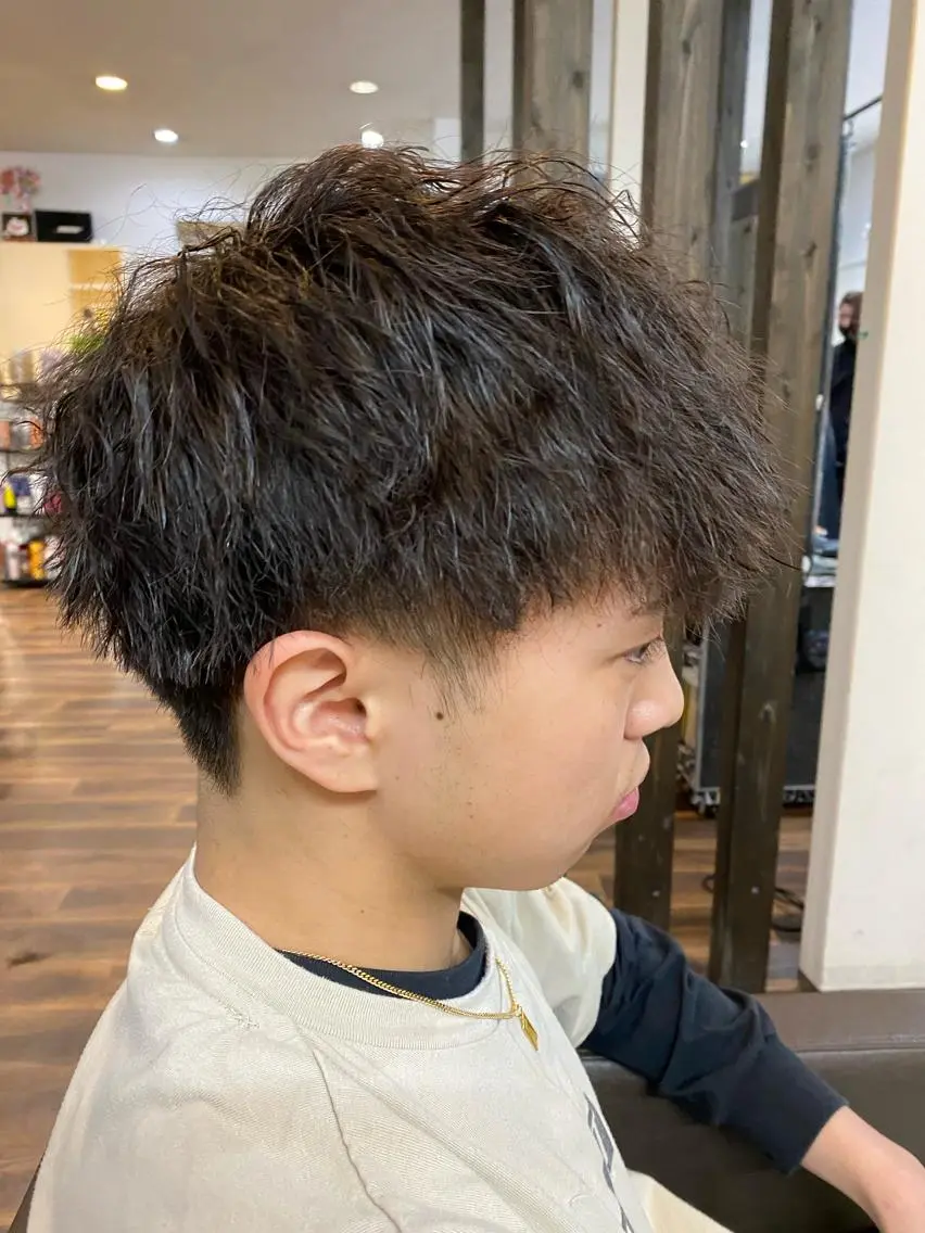 ショート パーマ メンズ マッシュ メンズパーマ メンズツイストパーマ ツイストパーマ 堀 広夢のヘアスタイル