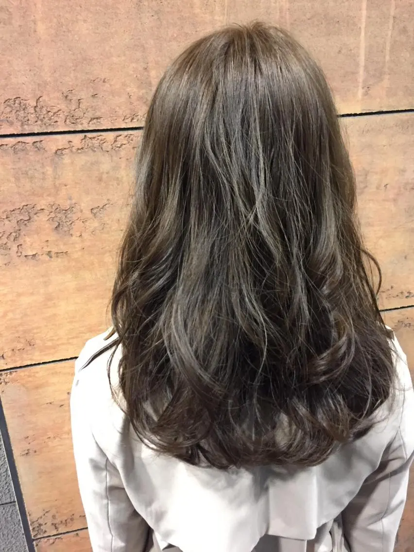セミロング カラー ブリーチ グレージュ ブリーチなしカラー 撮影モデルさん募集 渡邊直幸のヘアスタイル