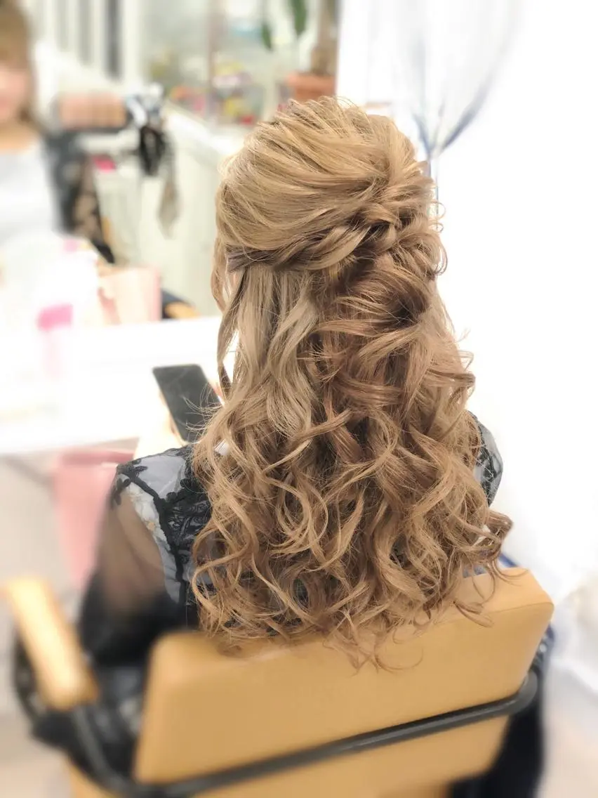セミロング ヘアセット laera 佐藤のヘアスタイル