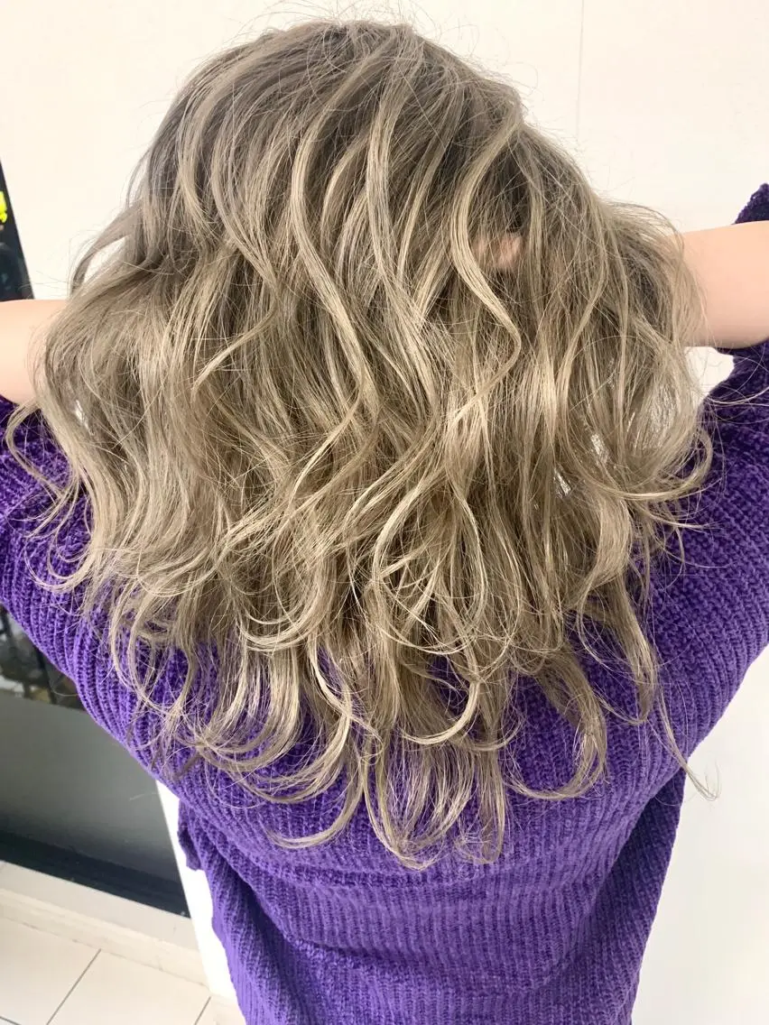 ミディアム 穐田 司樹のヘアスタイル
