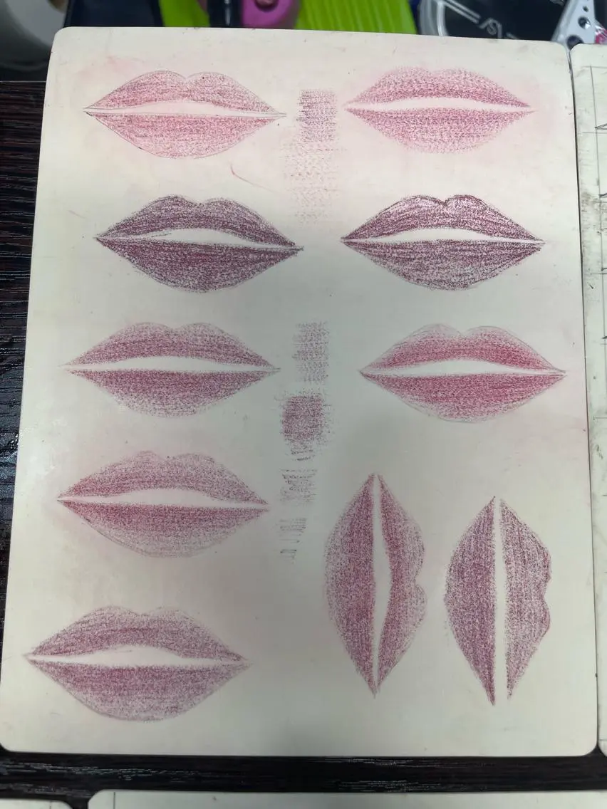 168.0 beautyのネイルデザイン
