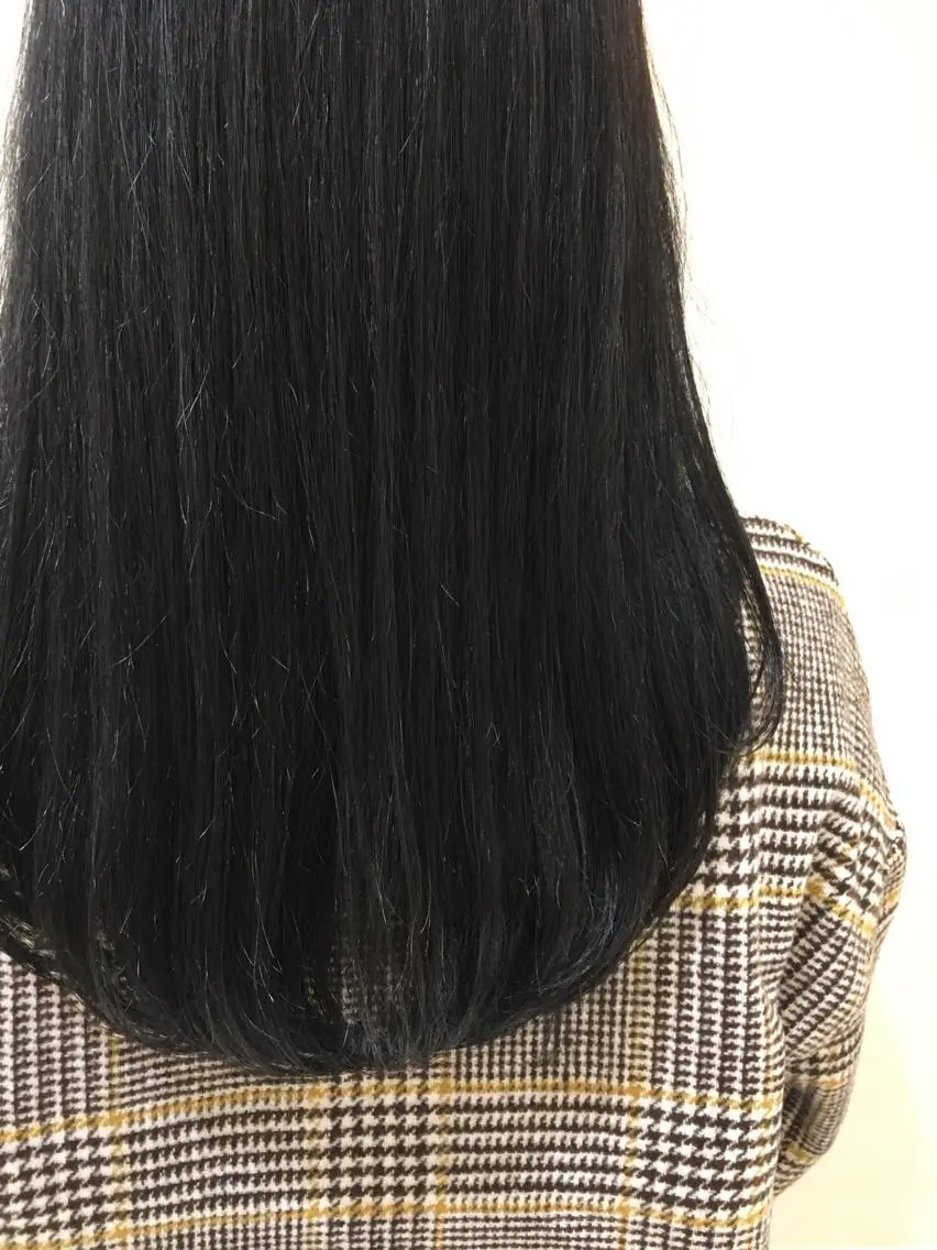ロング カラー 黒髪 ブルーカラー ブルーブラック 吉原 雪乃のヘアスタイル