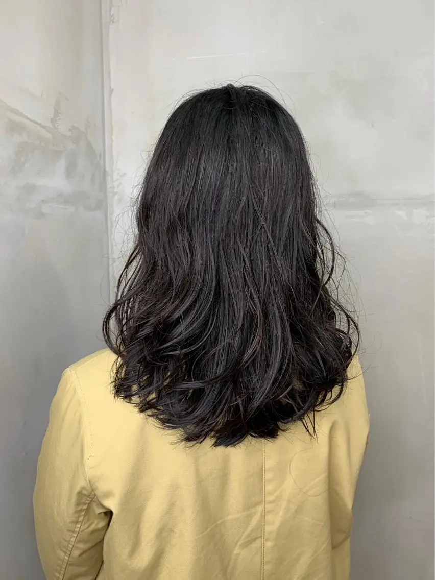 セミロング パーマ アッシュ ハイライト 髪質改善 レイヤーカット 縮毛矯正 レイヤーカット/ 艶カラー/RYOMAのヘアスタイル